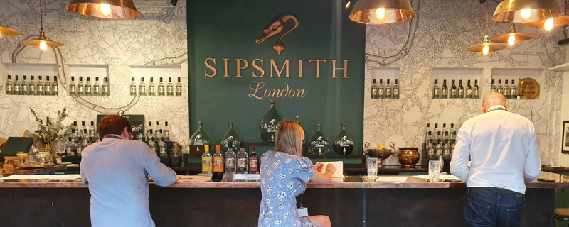 We teamed up with iconic gin crafters, Sipsmith, to challenge the AR creative community to make a truly incredible connected packaging experience.